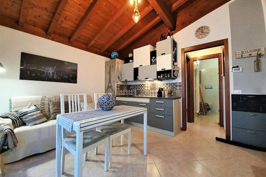 Il Torchio Rooftop Apartment With Wide Terrace Sirmione Ngoại thất bức ảnh